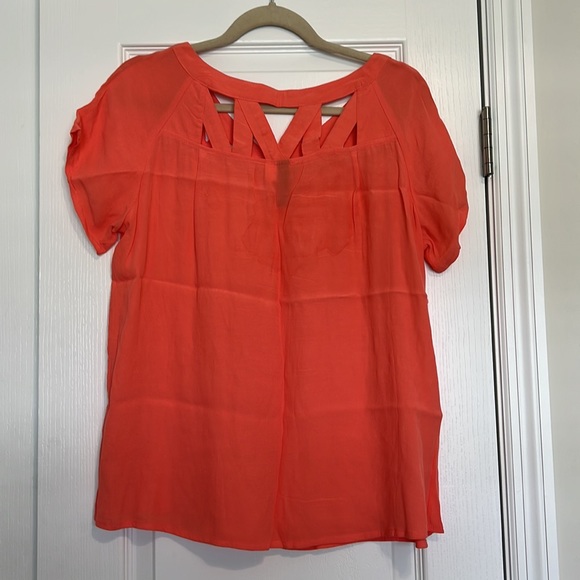Buttons salmon top with detailed neckline on front and back, size medium, EUC - Picture 3 of 4